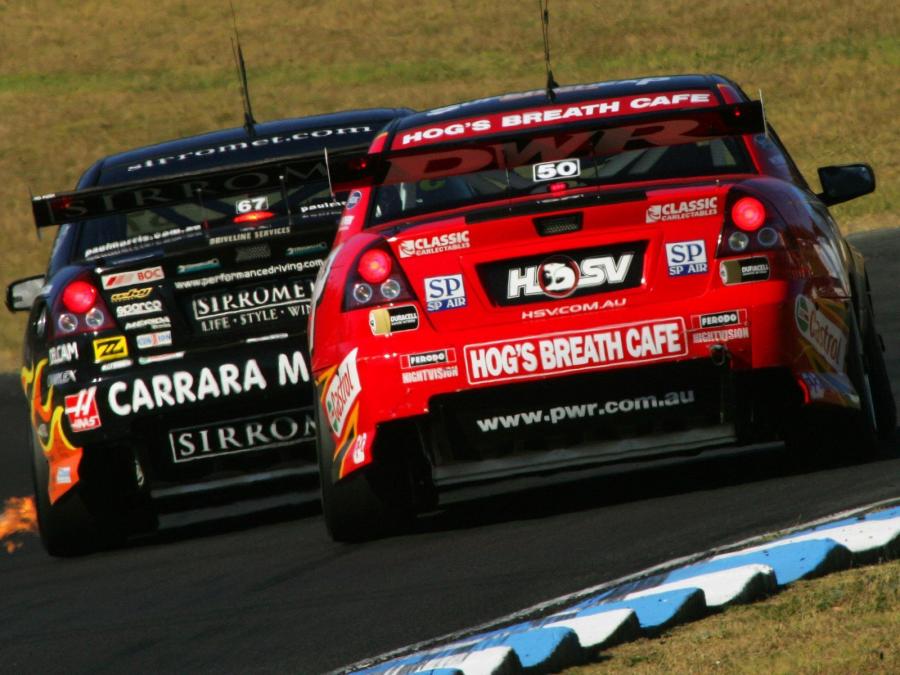  Holden Commodore V8 Supercar 2005 года  (фото 9 из 16)
